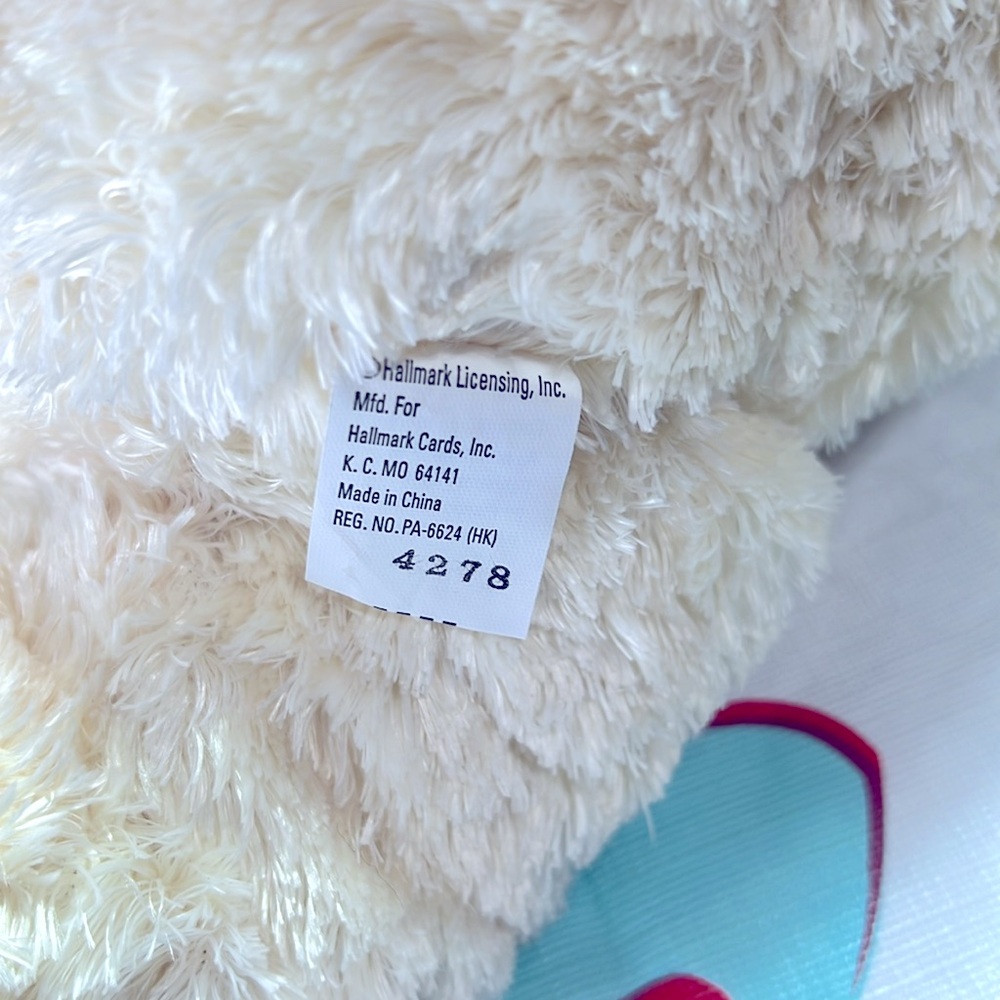 Hallmark Teddy Bear Plush Sweet Hugs Heart - Picture 8 of 15